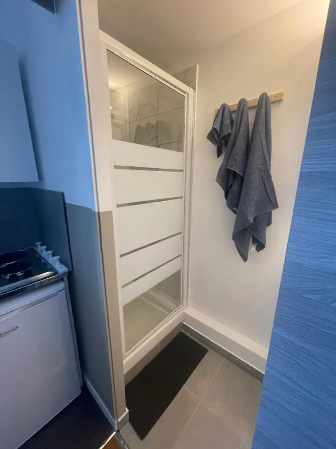 Apartment Petits Studios Tout Equipees Gare Nice France