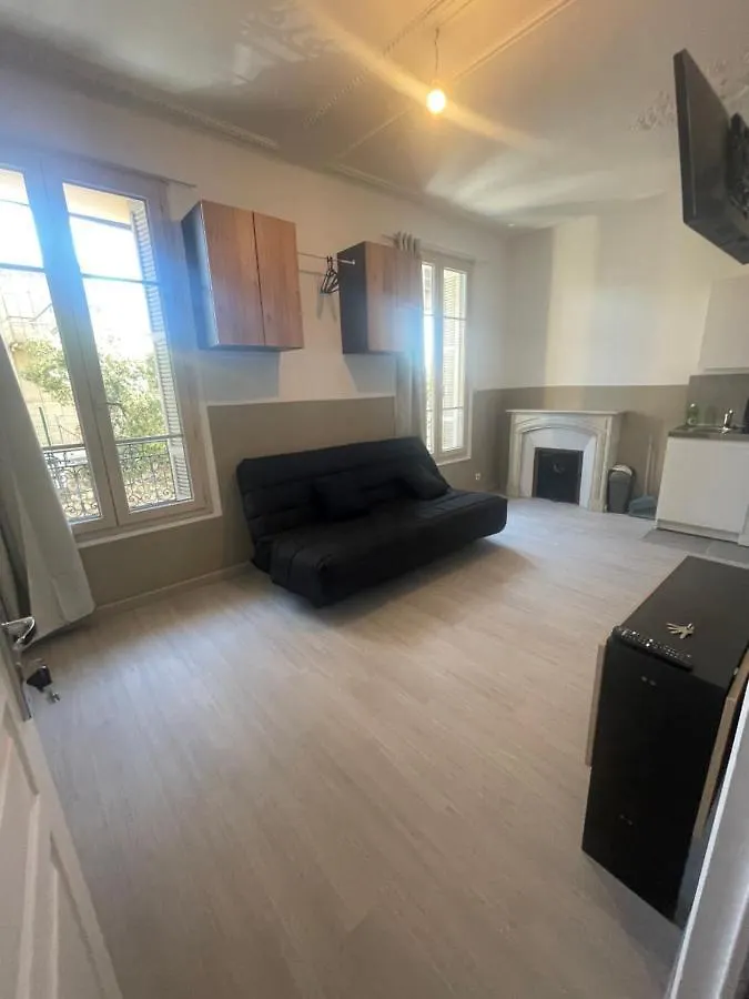 Apartment Petits Studios Tout Equipees Gare Nice